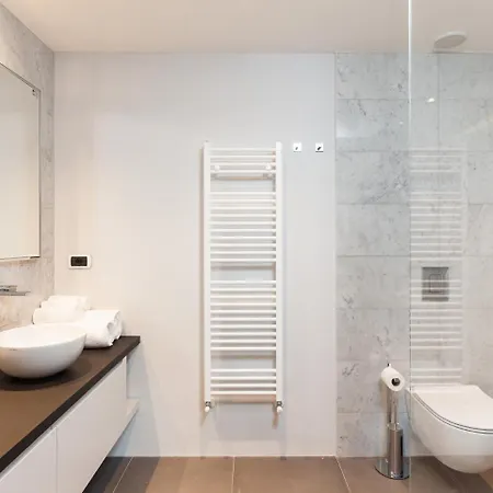 Easyhomes-duomo & Апартаменты *