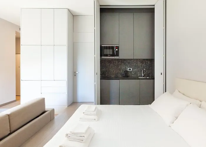 Easyhomes-duomo & *